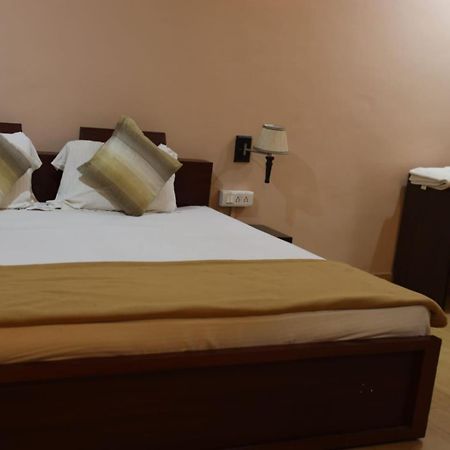 Hotel Shree Krishna Jungle Resort 克久拉霍 外观 照片
